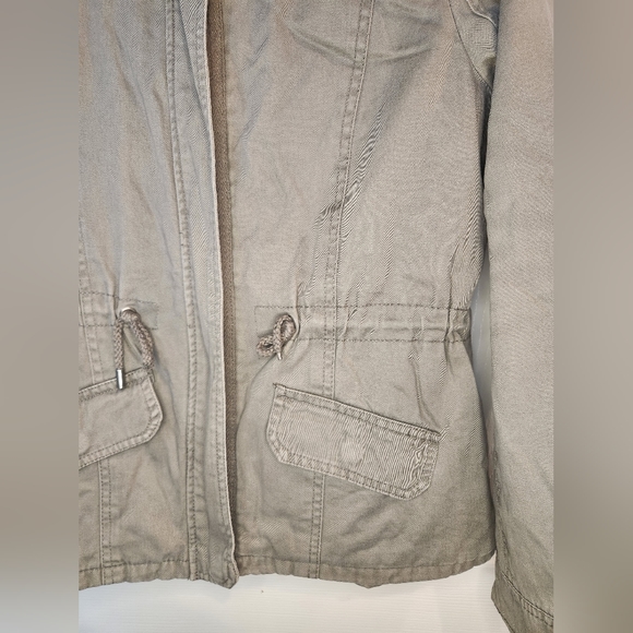 ASHLEY BY 26 INTERNATIONAL  Size Medium gray utility jacket. Fully lined - Picture 7 of 7